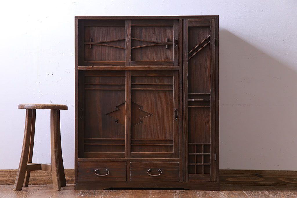 レトロ家具　引き出し付き!レトロなデザインのアンティーク下駄箱(収納棚、戸棚)