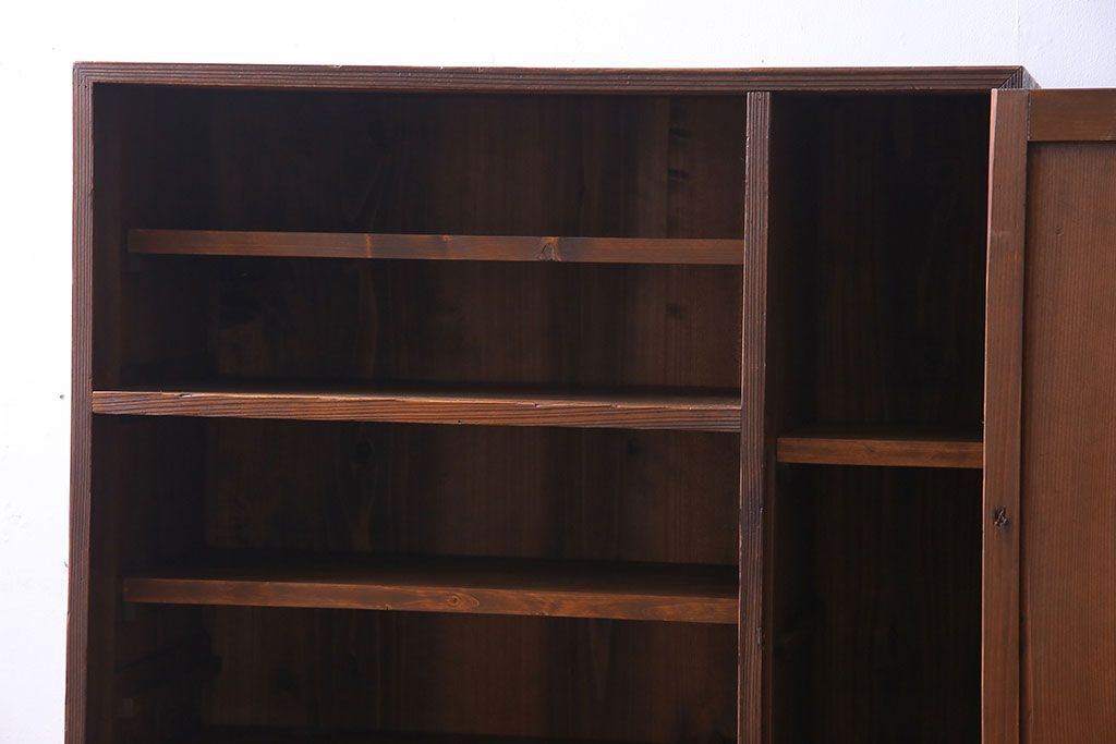 レトロ家具　引き出し付き!レトロなデザインのアンティーク下駄箱(収納棚、戸棚)