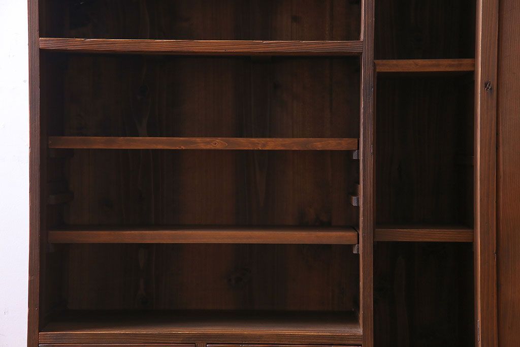 レトロ家具　引き出し付き!レトロなデザインのアンティーク下駄箱(収納棚、戸棚)