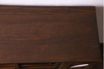 レトロ家具　引き出し付き!レトロなデザインのアンティーク下駄箱(収納棚、戸棚)