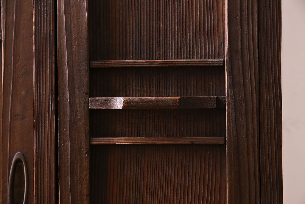 レトロ家具　引き出し付き!レトロなデザインのアンティーク下駄箱(収納棚、戸棚)