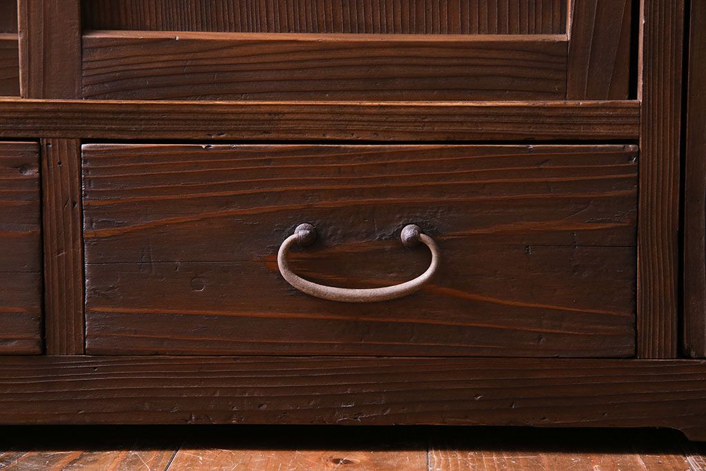 レトロ家具　引き出し付き!レトロなデザインのアンティーク下駄箱(収納棚、戸棚)