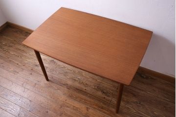 【S様ご成約分】北欧家具　チーク材　シンプルなデザインが魅力的なエクステンションテーブル(ダイニングテーブル)