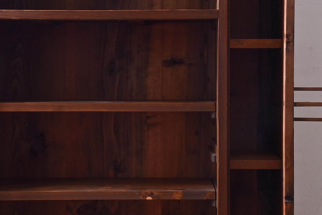 アンティーク家具　和製アンティーク　気泡ガラスがおしゃれな収納棚(下駄箱、戸棚、本箱)