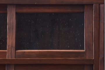 アンティーク家具　和製アンティーク　気泡ガラスがおしゃれな収納棚(下駄箱、戸棚、本箱)