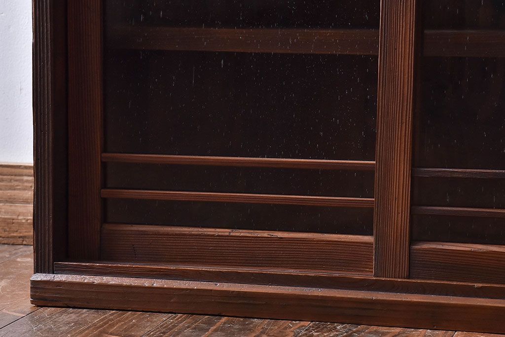 アンティーク家具　和製アンティーク　気泡ガラスがおしゃれな収納棚(下駄箱、戸棚、本箱)