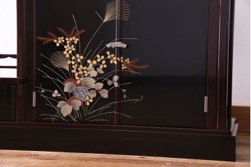 中古　民芸家具　高級品　螺鈿と蒔絵が施された上質な飾り棚(定価約98万円)