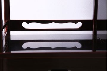 中古　民芸家具　高級品　螺鈿と蒔絵が施された上質な飾り棚(定価約98万円)