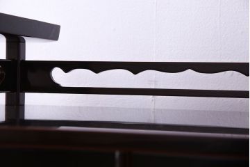 中古　民芸家具　高級品　螺鈿と蒔絵が施された上質な飾り棚(定価約98万円)