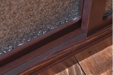 アンティーク家具　古材使用　もみの木　古い木の質感が魅力的なローボード(戸棚)(1)