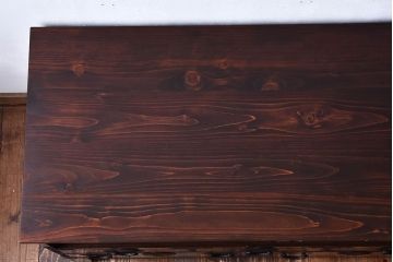 アンティーク家具　和製アンティーク　引き戸のデザインが魅力的なローチェスト(リビングボード、収納棚)