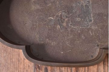 アンティーク雑貨　明治大正期　在銘　意匠が目を引く銅製水盤(花器)