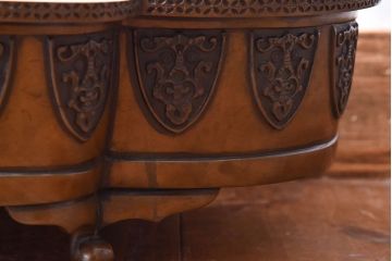 アンティーク雑貨　明治大正期　在銘　意匠が目を引く銅製水盤(花器)