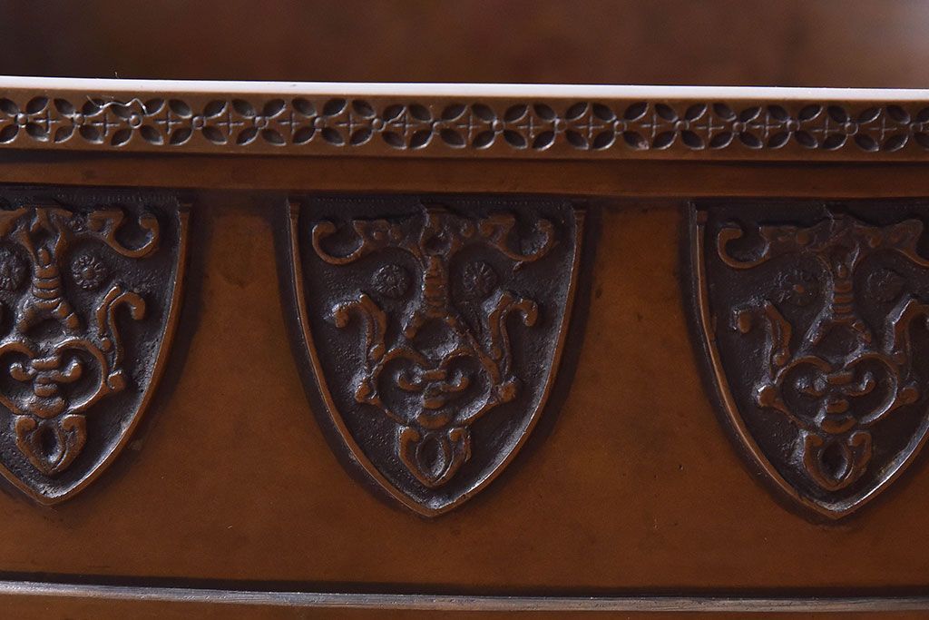 アンティーク雑貨　明治大正期　在銘　意匠が目を引く銅製水盤(花器)