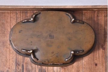 アンティーク雑貨　明治大正期　在銘　意匠が目を引く銅製水盤(花器)