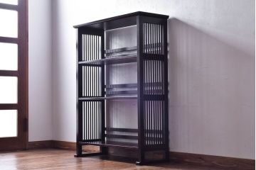 中古　九州民芸家具　カバ材　シックなデザインが魅力的な本棚(戸棚、飾り棚)