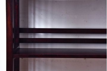 中古　九州民芸家具　カバ材　シックなデザインが魅力的な本棚(戸棚、飾り棚)