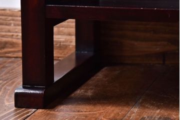 中古　九州民芸家具　カバ材　シックなデザインが魅力的な本棚(戸棚、飾り棚)