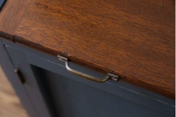 ペイント家具　ダイヤガラスと木味がおしゃれな食器棚(キャビネット、収納棚)