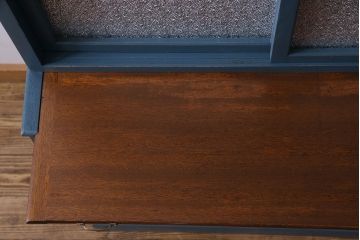 ペイント家具　ダイヤガラスと木味がおしゃれな食器棚(キャビネット、収納棚)