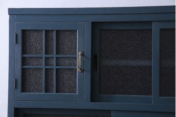 ペイント家具　ダイヤガラスと木味がおしゃれな食器棚(キャビネット、収納棚)