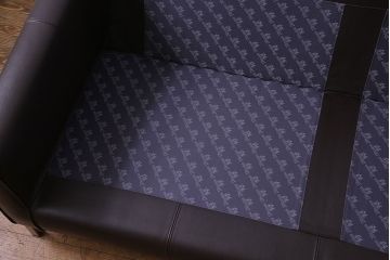 中古　極美品　アイラーセン(eilersen)　ストリームラインソファ(STREAMLINE SOFA)　本革(牛革)製2人掛けソファ・ダークブラウン