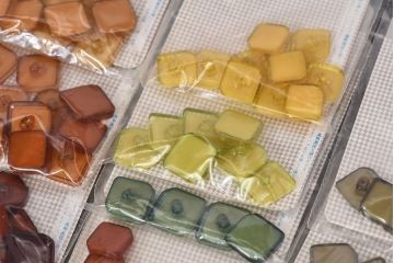 アンティーク雑貨　シンプルかつ上品なビンテージボタンセット・大