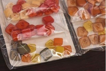 アンティーク雑貨　シンプルかつ上品なビンテージボタンセット・小