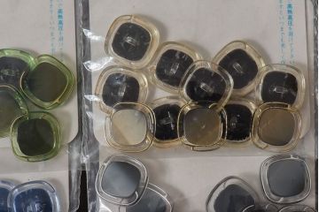 アンティーク雑貨　ビンテージ　丸みを帯びたデザインが可愛らしいボタンセット