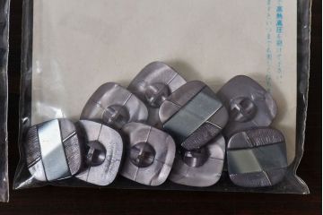 アンティーク雑貨　ビンテージ　レトロでデザイン性のあるボタンセット