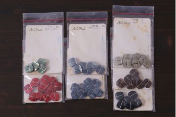 アンティーク雑貨　ビンテージ　シックなデザインのボタンセット