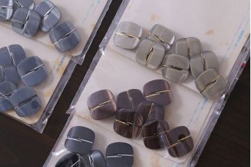 アンティーク雑貨　ビンテージ　シックなデザインのボタンセット