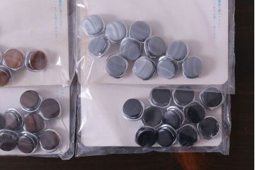 アンティーク雑貨　ビンテージ　落ち着いた色合いが上品な雰囲気漂う古いボタンセット