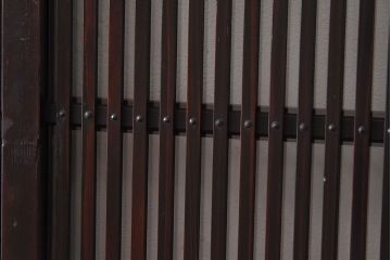 和製アンティーク　上品な雰囲気漂う和モダンな格子戸(引き戸、建具)2枚セット