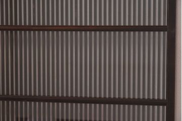 和製アンティーク　上品な雰囲気漂う和モダンな格子戸(引き戸、建具)2枚セット