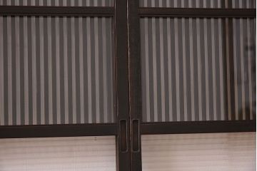 和製アンティーク　上品な雰囲気漂う和モダンな格子戸(引き戸、建具)2枚セット