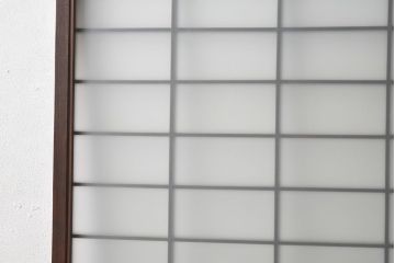 和製アンティーク　色ガラスがおしゃれなガラス障子戸(格子戸、引き戸、建具)2枚セット