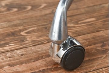 中古　美品　Hermanmiller(ハーマンミラー社)　イームズアルミナムグループ　本革　キャスター付き　洗練されたデザインが魅力的なマネジメントチェア(レザー、オフィスチェア、アームチェア、椅子)(定価約30万円)(R-027199)
