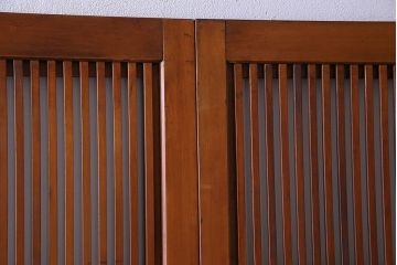 和製アンティーク　明るい木肌が印象的な裏ガラス入り格子戸(引き戸、建具)2枚セット