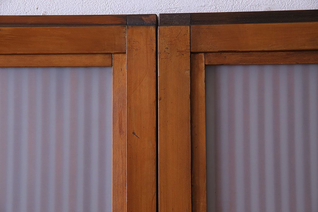 和製アンティーク　明るい木肌が印象的な裏ガラス入り格子戸(引き戸、建具)2枚セット