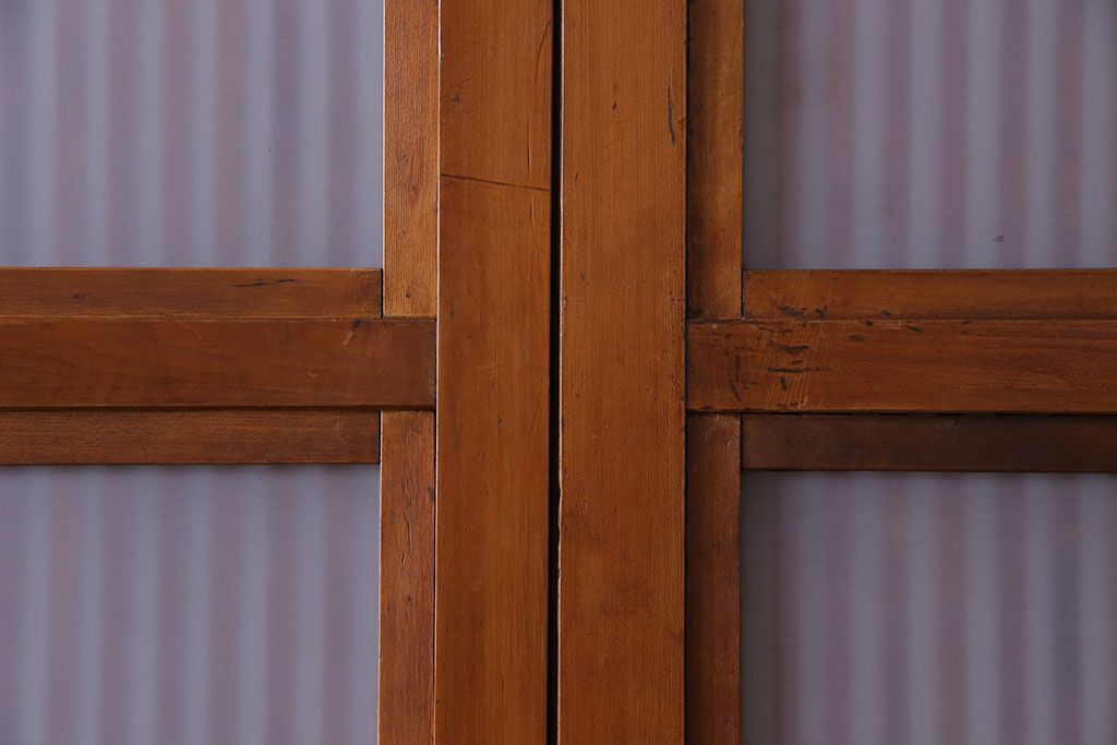 和製アンティーク　明るい木肌が印象的な裏ガラス入り格子戸(引き戸、建具)2枚セット