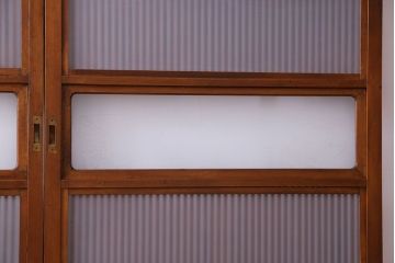 和製アンティーク　明るい木肌が印象的な裏ガラス入り格子戸(引き戸、建具)2枚セット