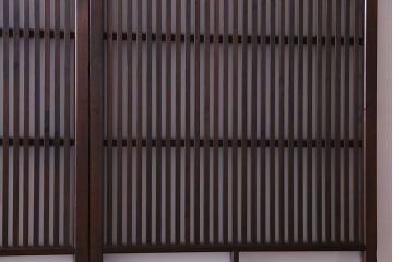 和製アンティーク　シンプルなデザインが魅力的な細身の格子戸(引き戸、建具)2枚セット