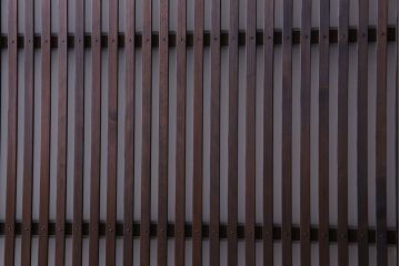 和製アンティーク　シンプルなデザインが魅力的な細身の格子戸(引き戸、建具)2枚セット