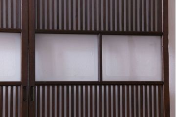 和製アンティーク　シンプルなデザインが魅力的な細身の格子戸(引き戸、建具)2枚セット