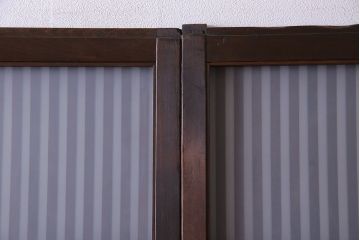 和製アンティーク　シンプルなデザインが魅力的な細身の格子戸(引き戸、建具)2枚セット