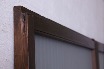和製アンティーク　シンプルなデザインが魅力的な細身の格子戸(引き戸、建具)2枚セット