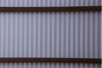 和製アンティーク　シンプルなデザインが魅力的な細身の格子戸(引き戸、建具)2枚セット