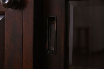 中古　北海道民芸家具　HM135　扉の面取りデザインが美しいサイドボード(定価約38万円)