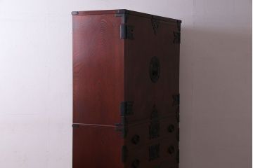 中古　民芸家具　金具が存在感を引き立てる衣装タンス(和タンス、引き出し)
